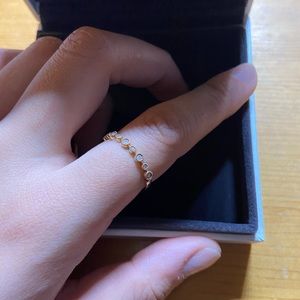 People's jewllers 10k gold ring with diamond size 7